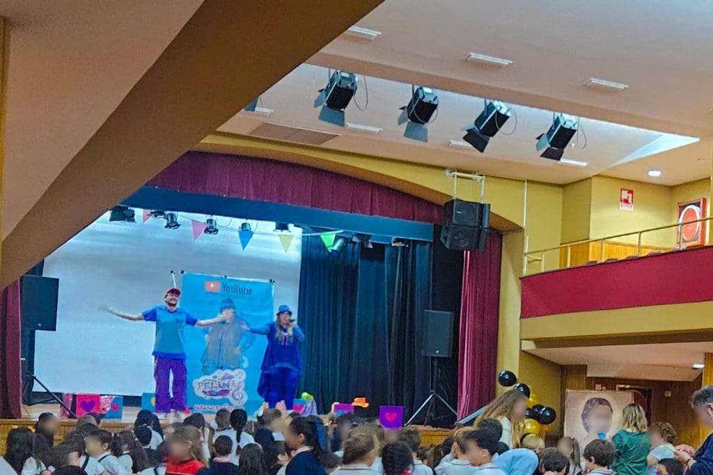Pelina Página Oficial - Un día mágico con Pelina en Barcelona 💖 - colegio1